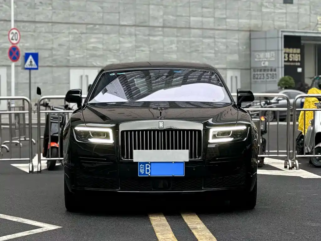 Rolls-Royce Ghost 2023 — фото 1