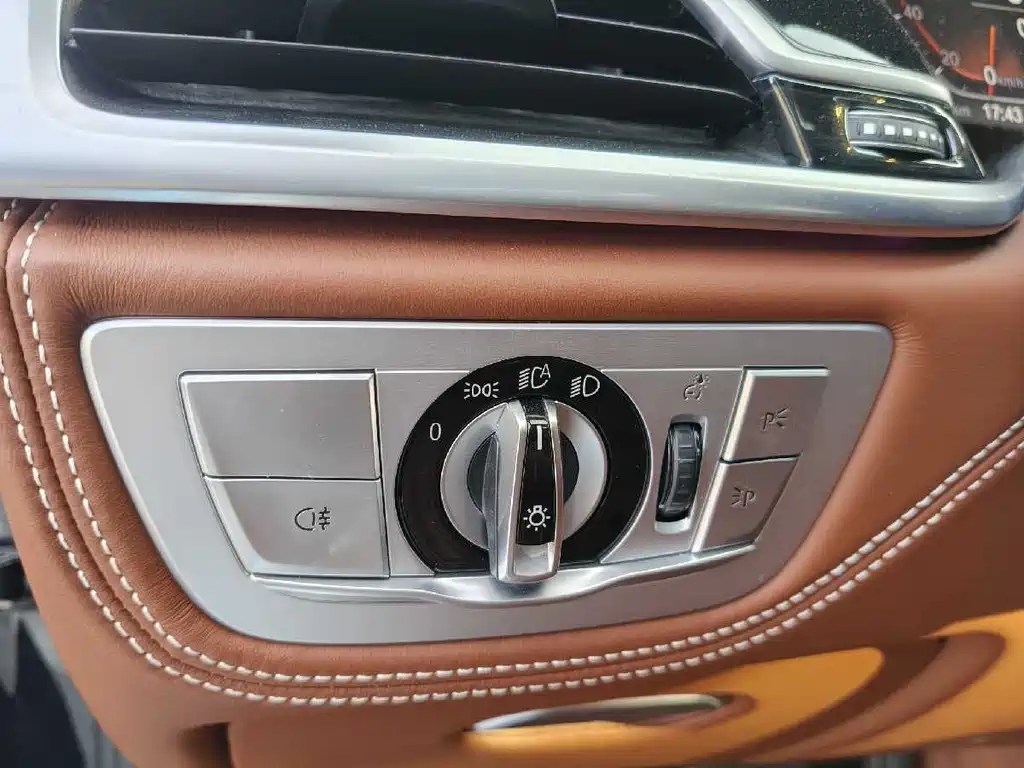 BMW 7 Series 2022 — фото 12