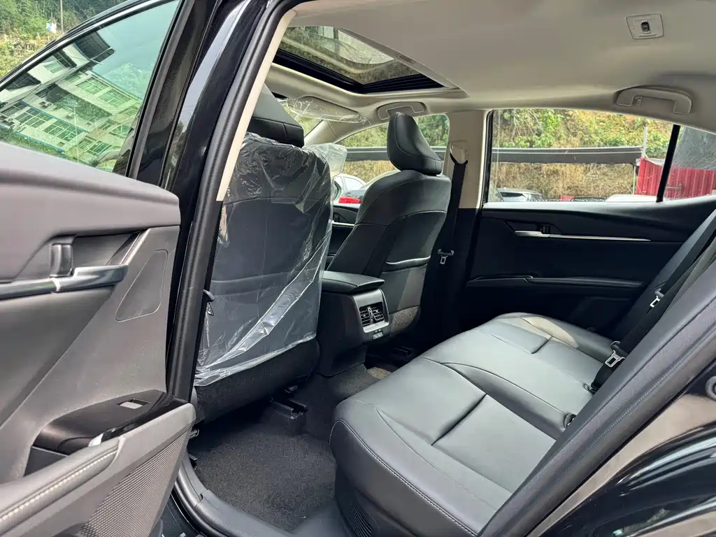Toyota Camry 2026 — фото 17