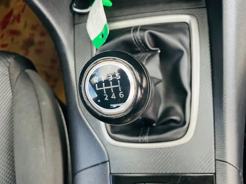 Mazda 3 Axela 2018 — фото 11