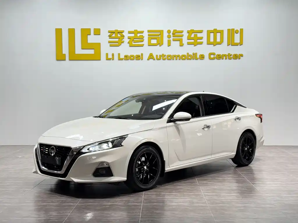 Nissan Teana 2022 — фото 1
