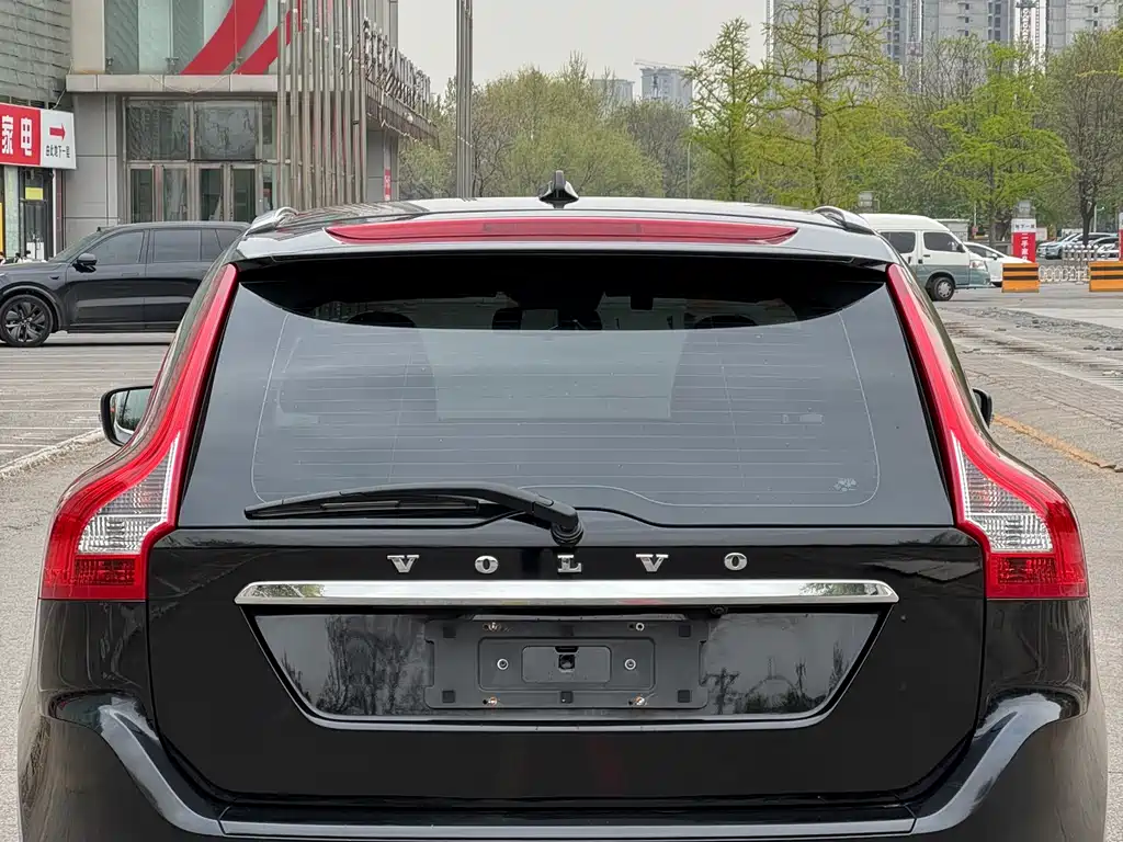 Volvo XC60 2016 — фото 9