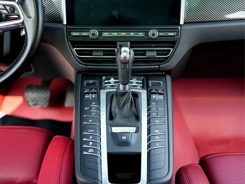 Porsche Macan 2020 — фото 18