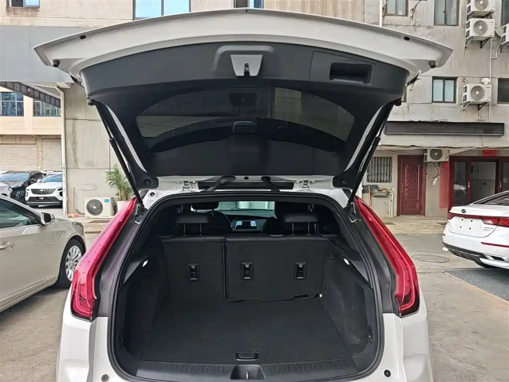 Cadillac XT4 2020 — фото 19