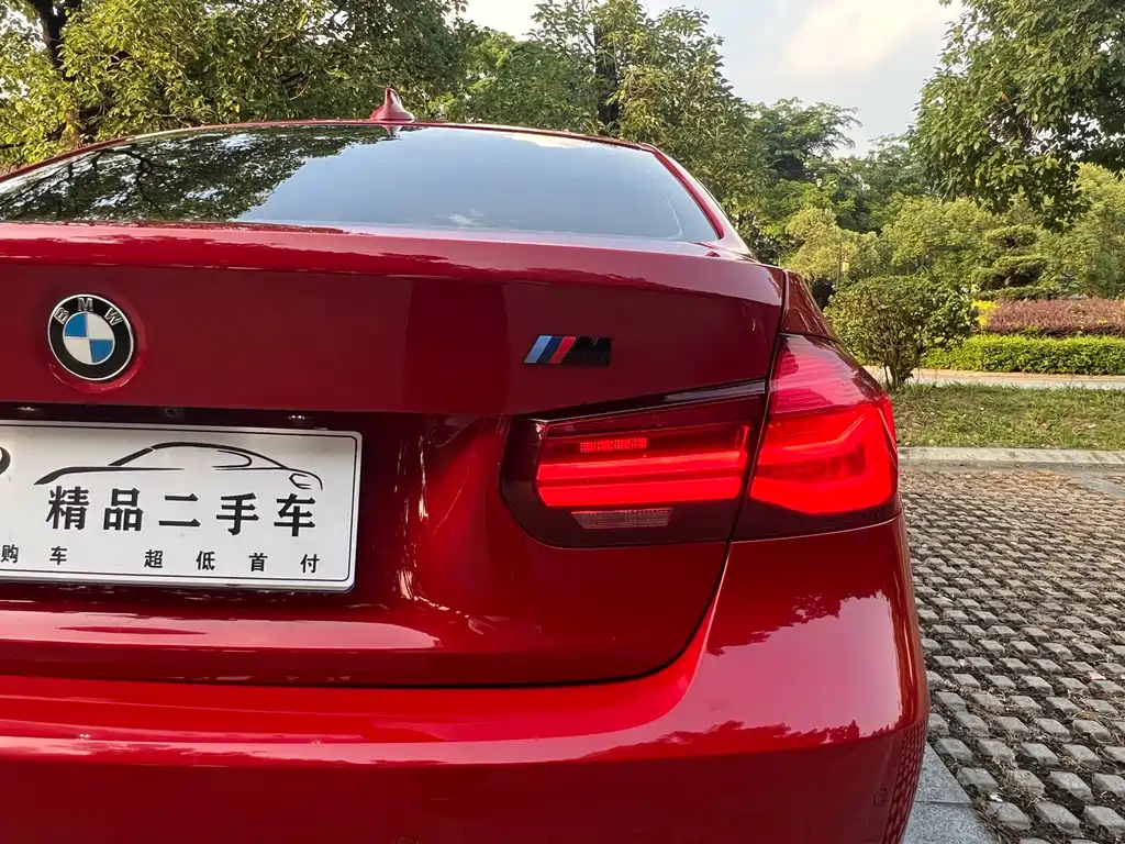 BMW 3 Series 2018 — фото 20