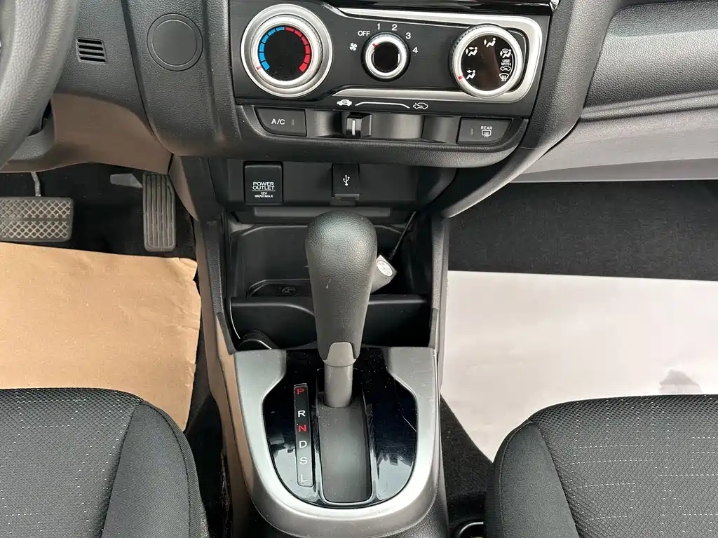 Honda Fit 2015 — фото 12