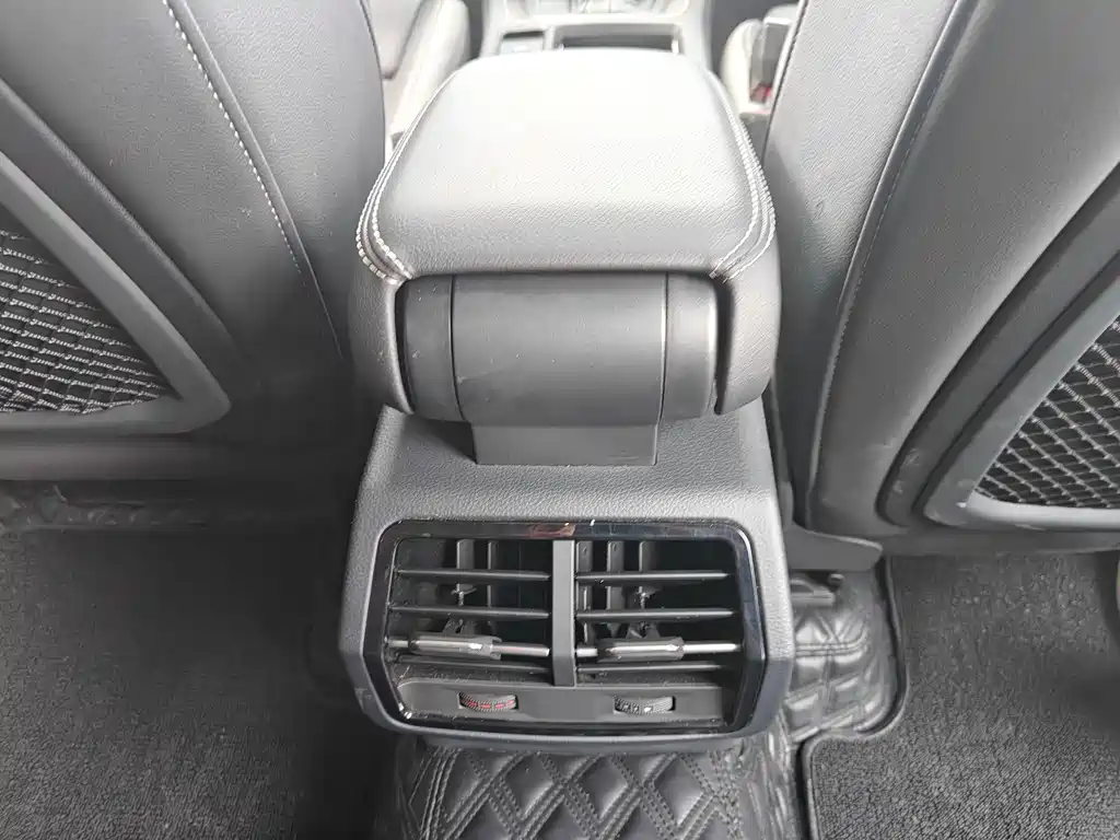 Audi Q3 2023 — фото 12