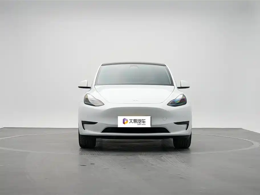 Tesla Model Y 2024 — фото 2