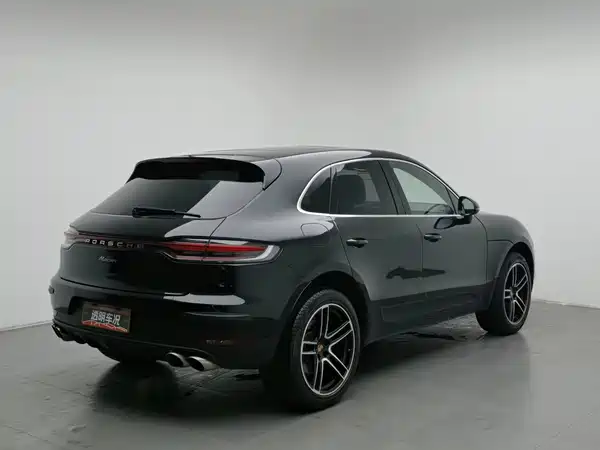 Porsche Macan 2021