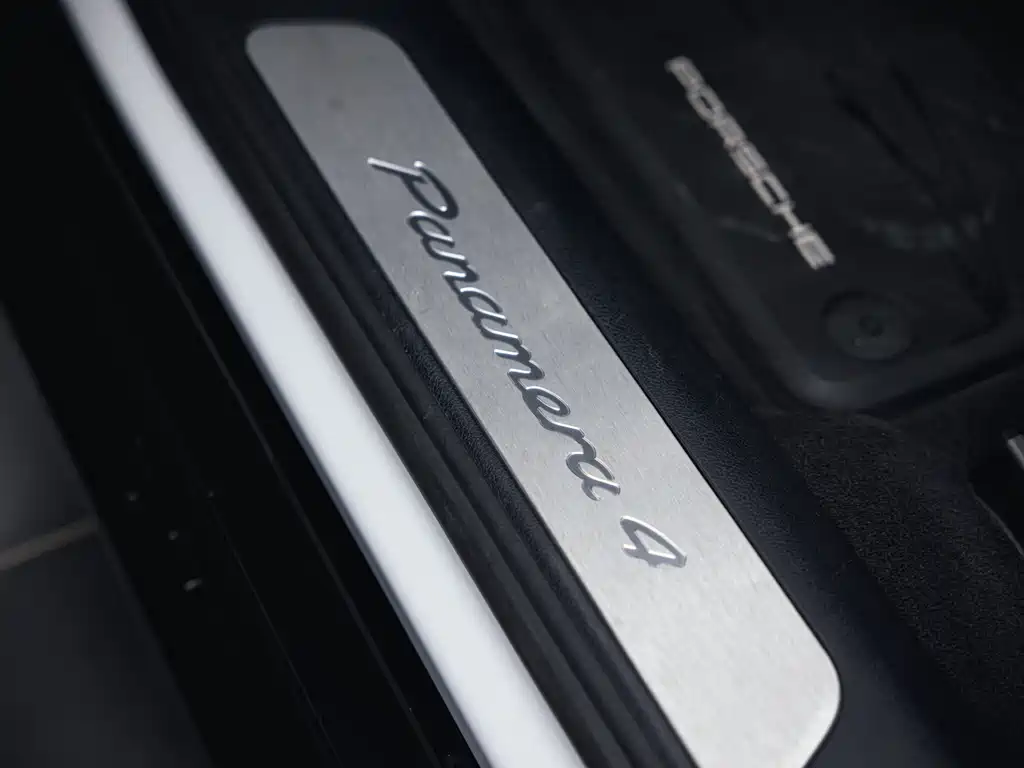 Porsche Panamera 2019 — фото 26