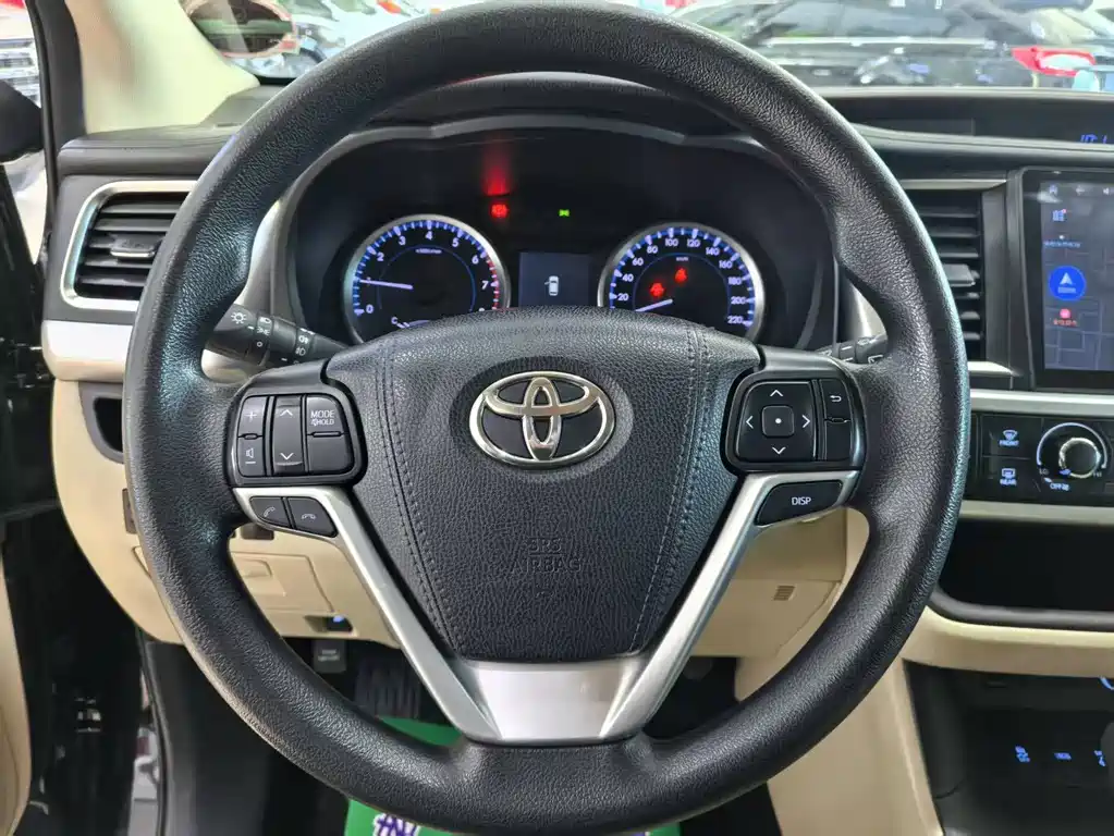 Toyota Highlander 2018 — фото 10