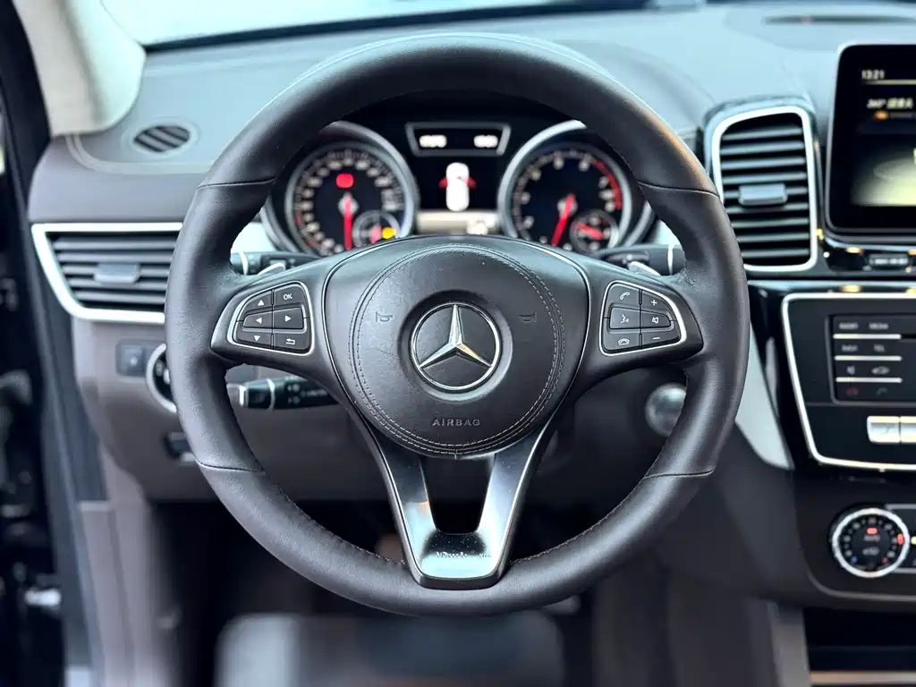 Mercedes-Benz GLS 2017 — фото 22