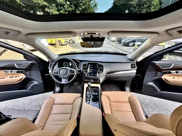 Volvo XC90 2016