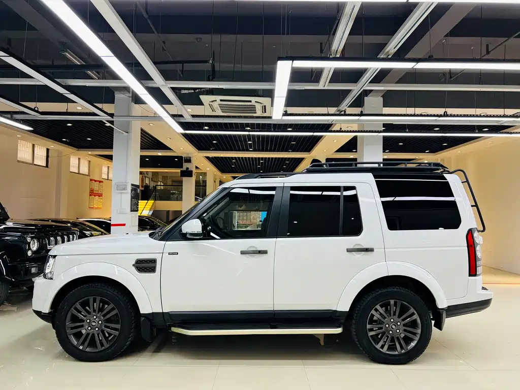 Land Rover Discovery 2016 — фото 18