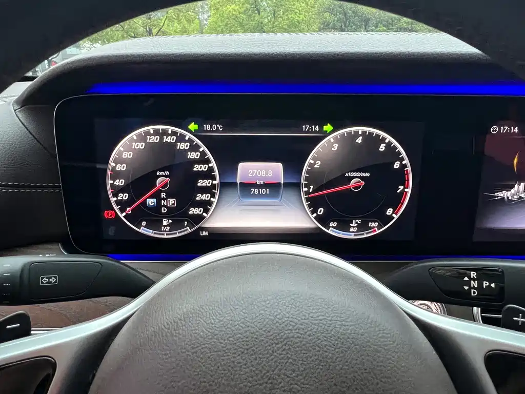 Mercedes-Benz E-Class 2020 — фото 17