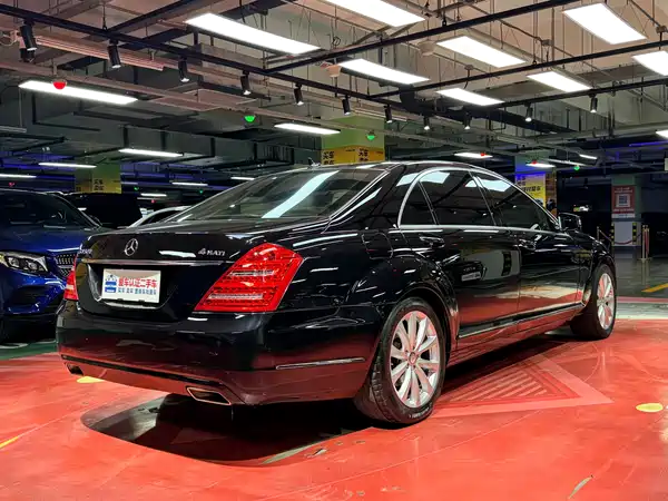 Mercedes-Benz S-Class 2010