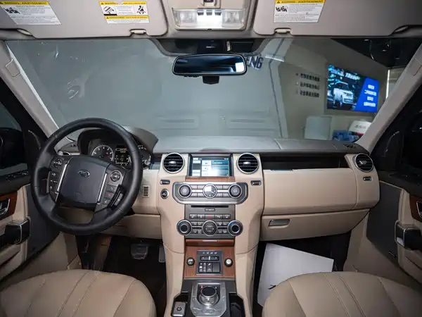 Land Rover Discovery 2015