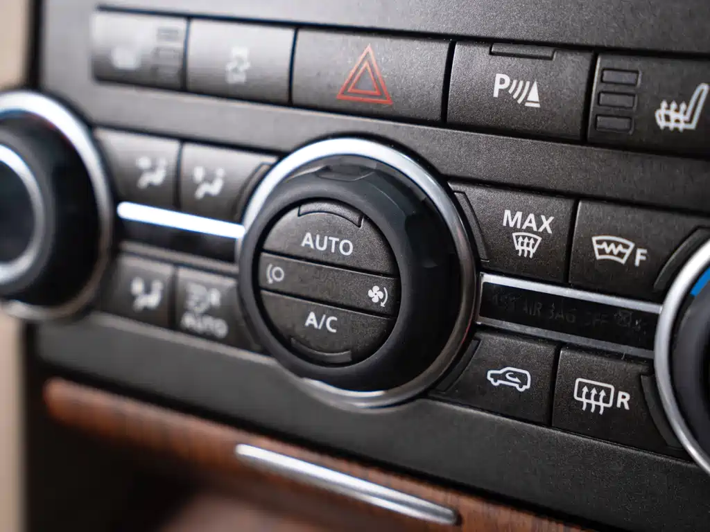 Land Rover Discovery 2016 — фото 15