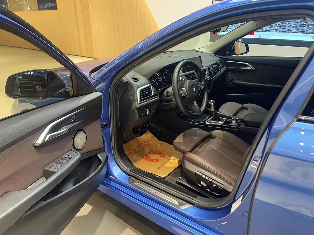 BMW 1 Series 2019 — фото 14