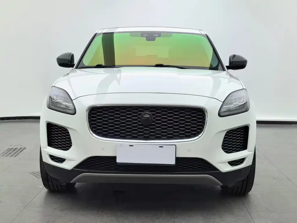 Jaguar E-PACE 2018 — фото 2
