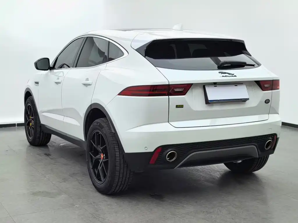 Jaguar E-PACE 2018 — фото 8