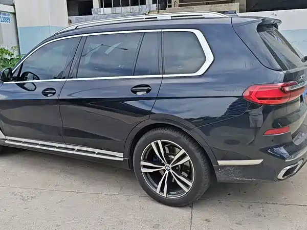 BMW X7 2022