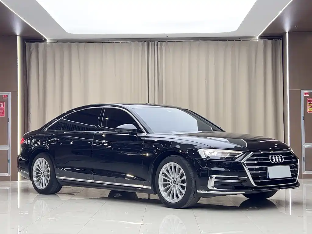 Audi A8 2022 — фото 3