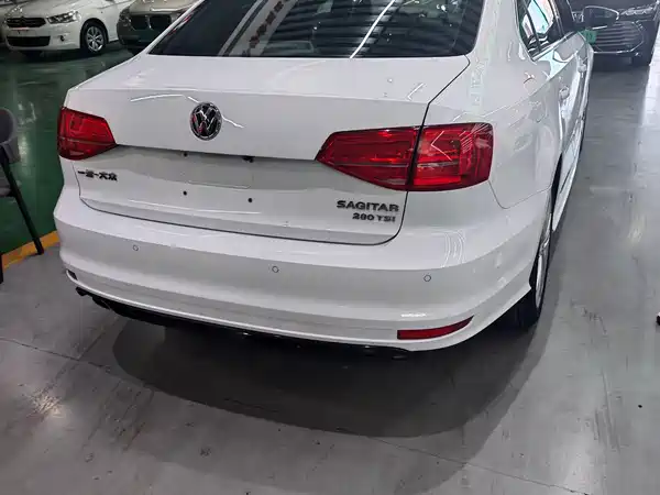 Volkswagen Sagitar 2018