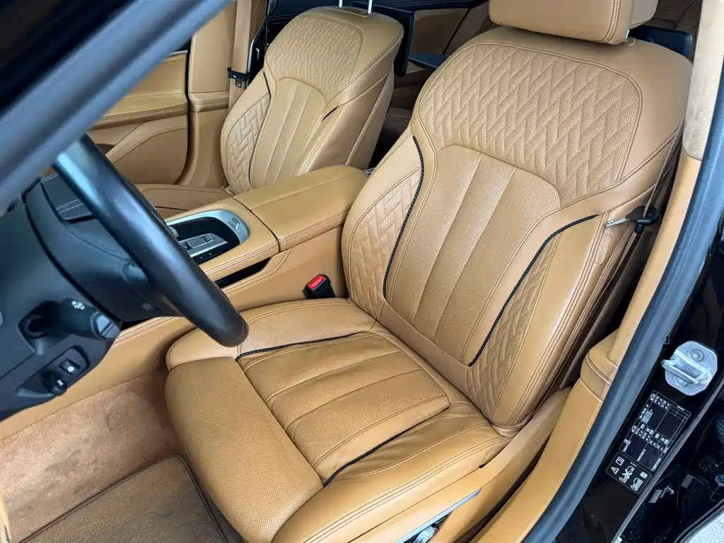 BMW 7 Series 2017 — фото 8