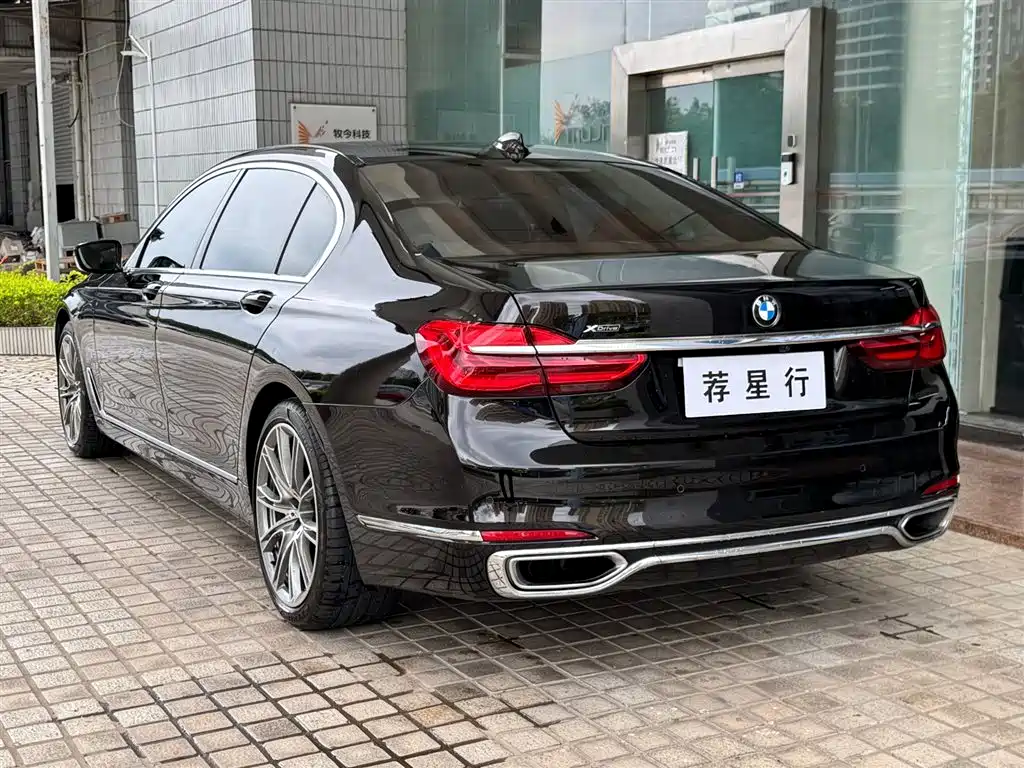 BMW 7 Series 2017 — фото 41
