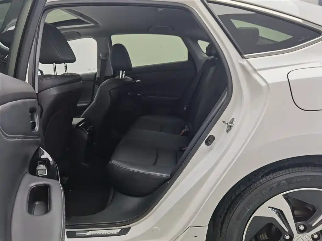 Honda Spirior 2015 — фото 15
