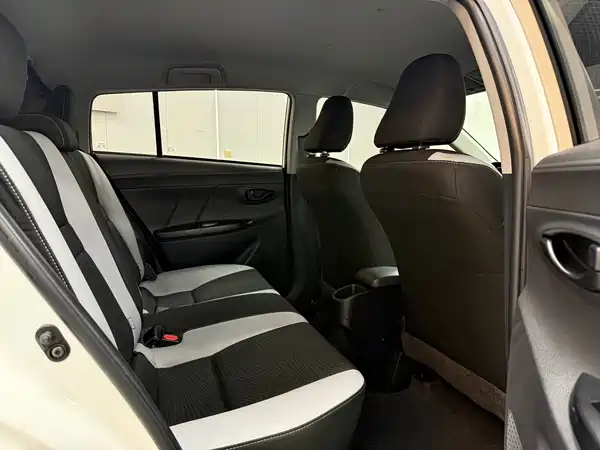Toyota Yaris L 2022