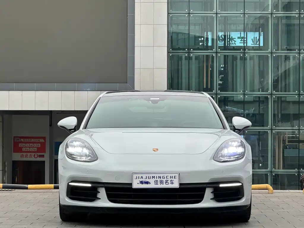 Porsche Panamera 2018 — фото 2