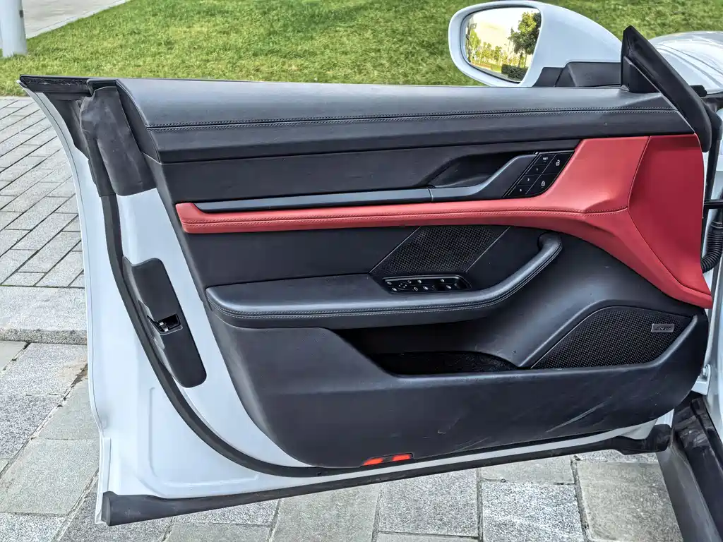 Porsche Taycan 2023 — фото 19
