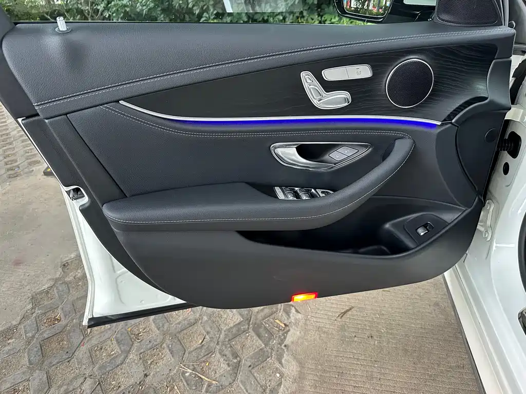 Mercedes-Benz E-Class 2018 — фото 13