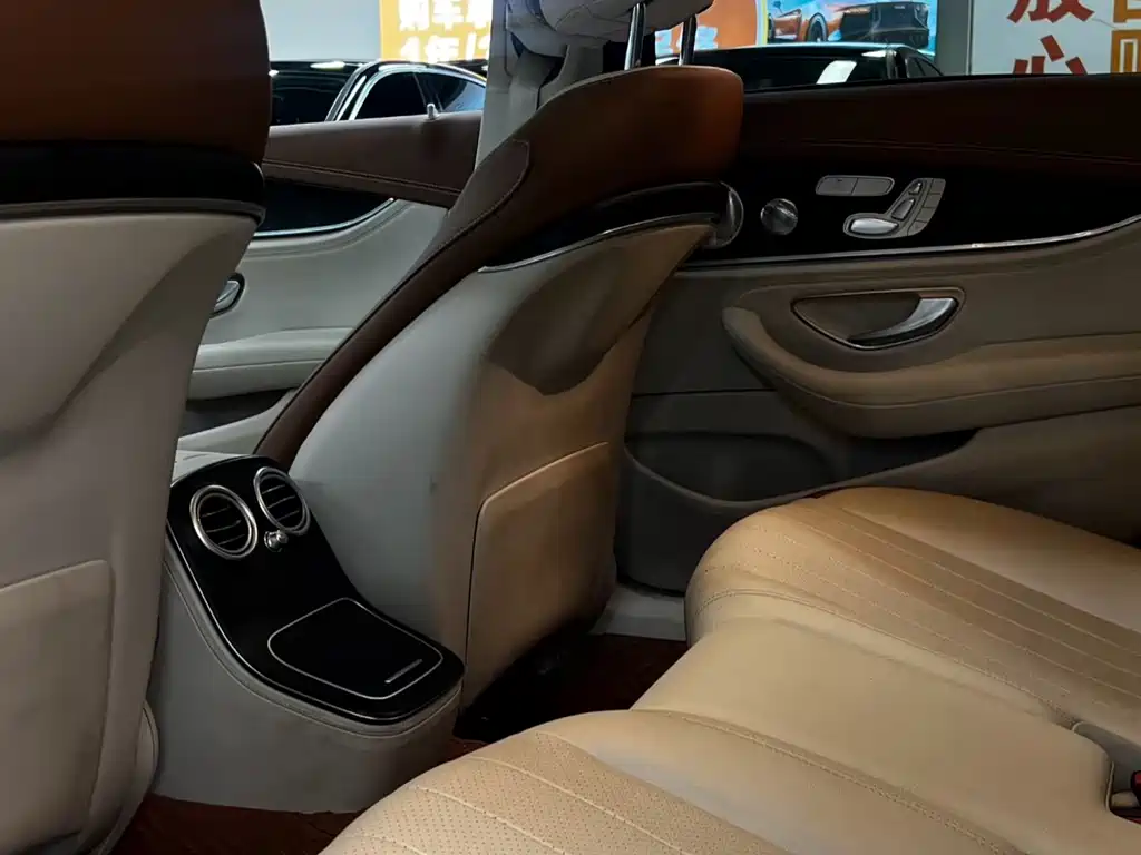 Mercedes-Benz E-Class 2022