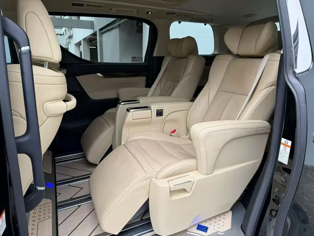 Toyota Alphard 2020 — фото 5