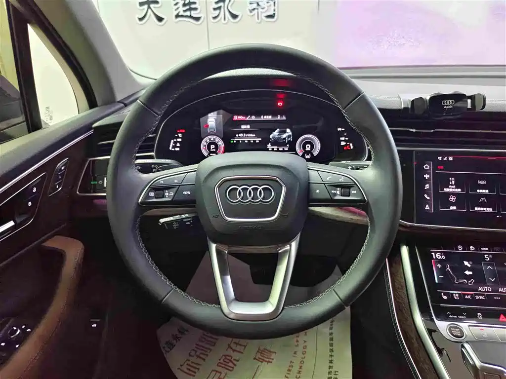 Audi Q7 2025 — фото 14