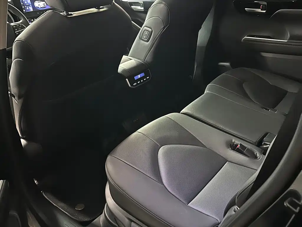 Toyota Highlander 2025 — фото 14