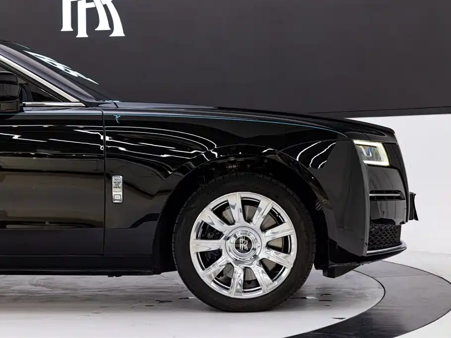 Rolls-Royce Ghost 2023 — фото 23