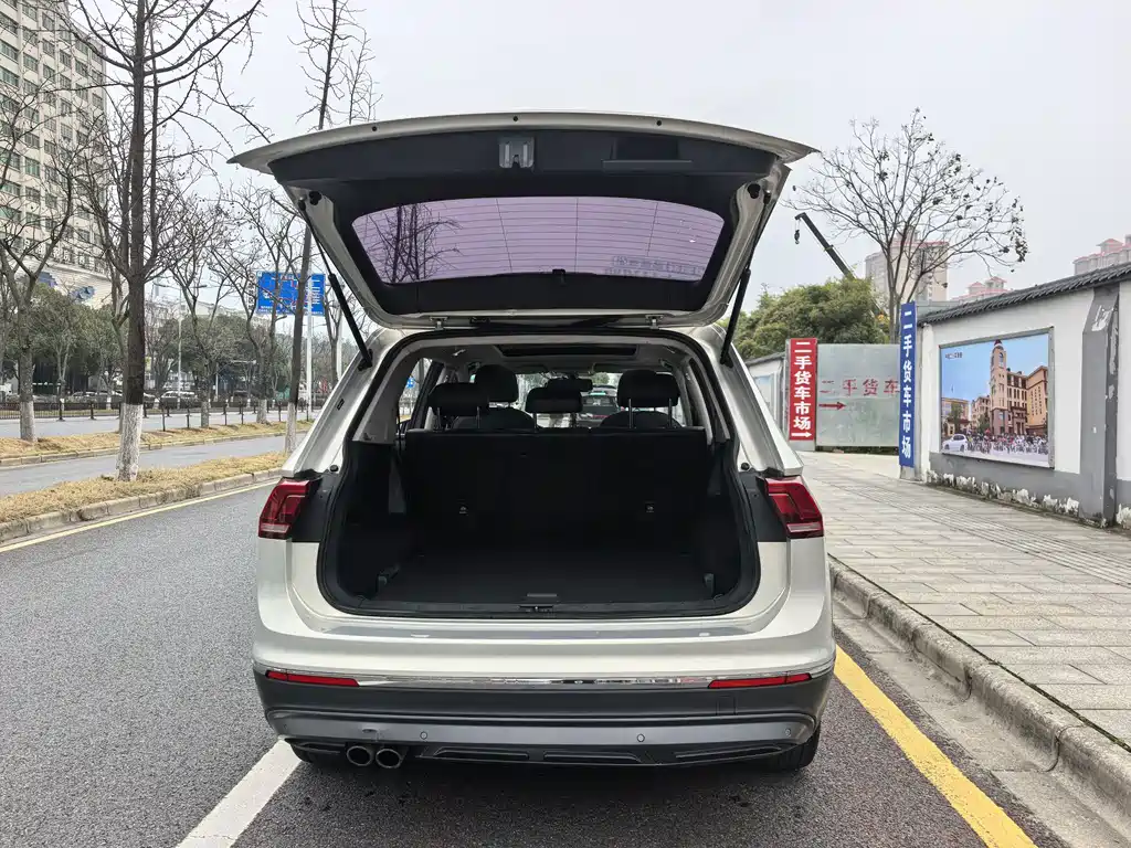 Volkswagen Tiguan L 2020 — фото 17