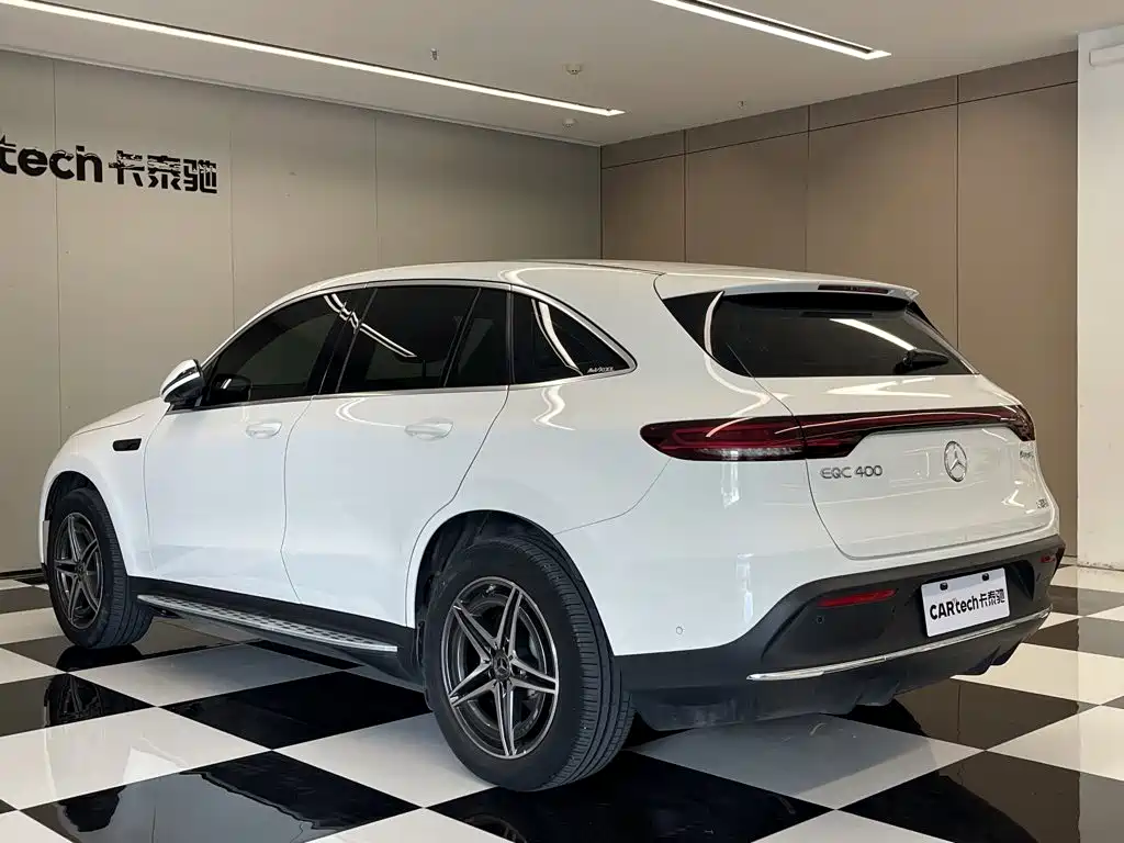 Mercedes-Benz EQC 2022 — фото 7