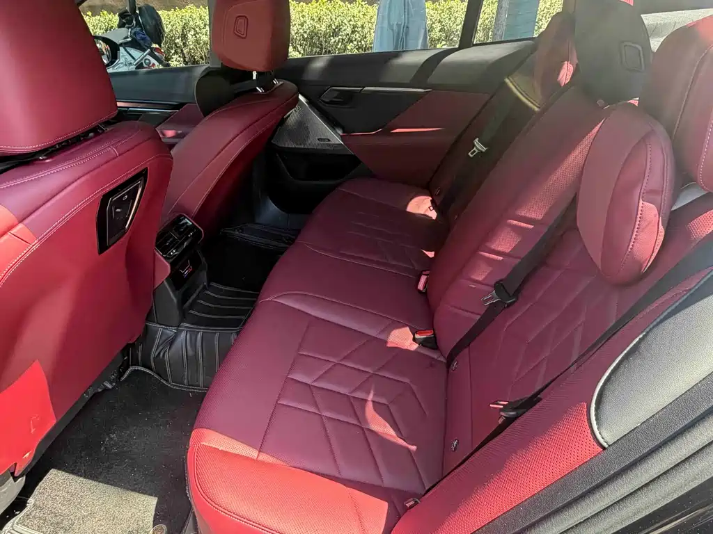 BMW 5 Series 2025