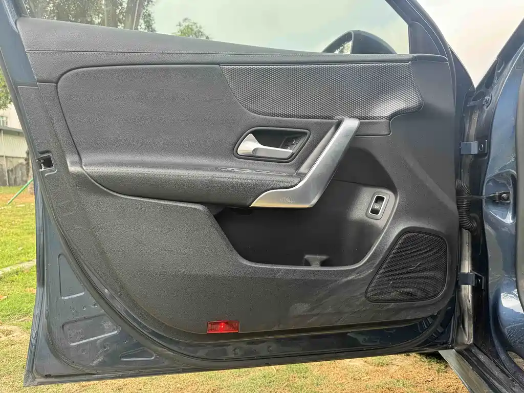 Mercedes-Benz A-Class 2019 — фото 18