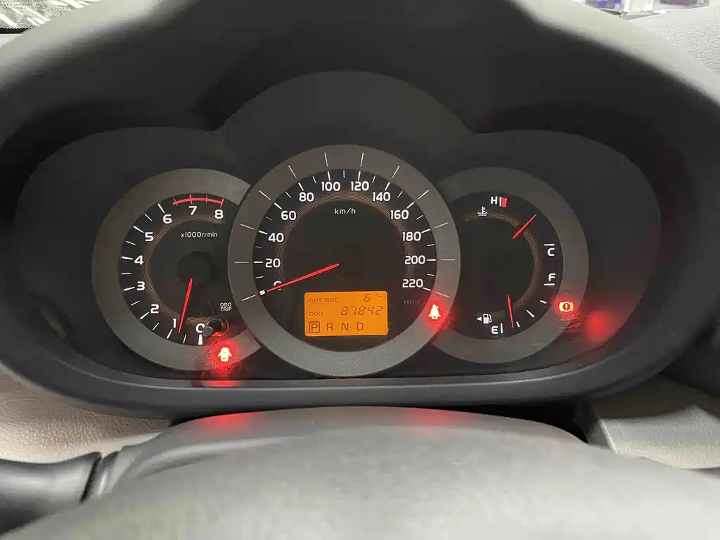 Toyota RAV4 2011 — фото 17