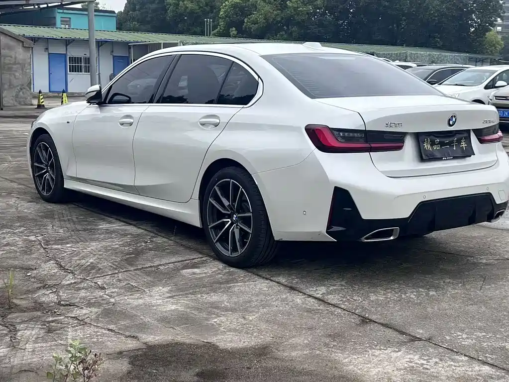 BMW 3 Series 2025 — фото 13