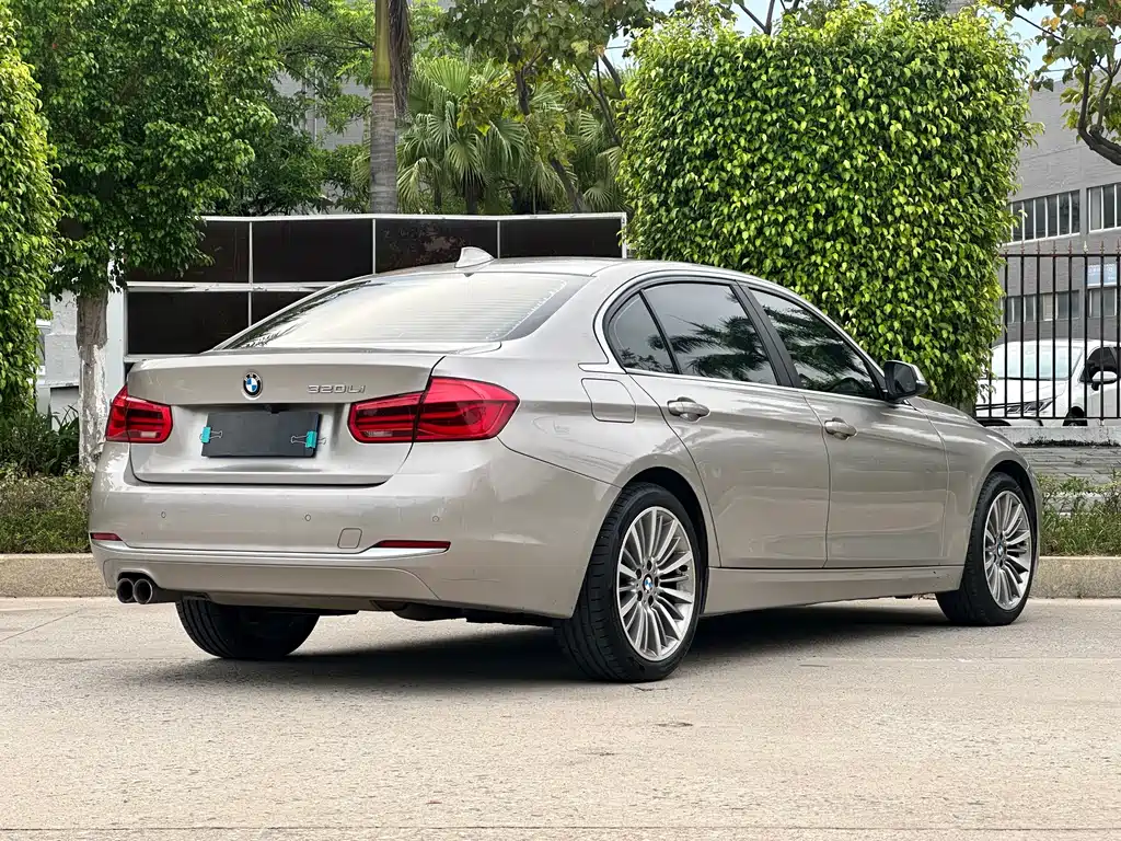 BMW 3 Series 2019 — фото 9