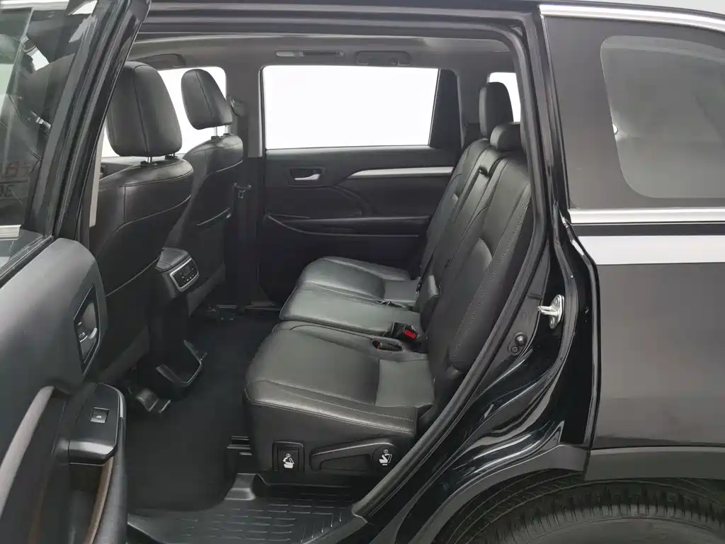Toyota Highlander 2016 — фото 15