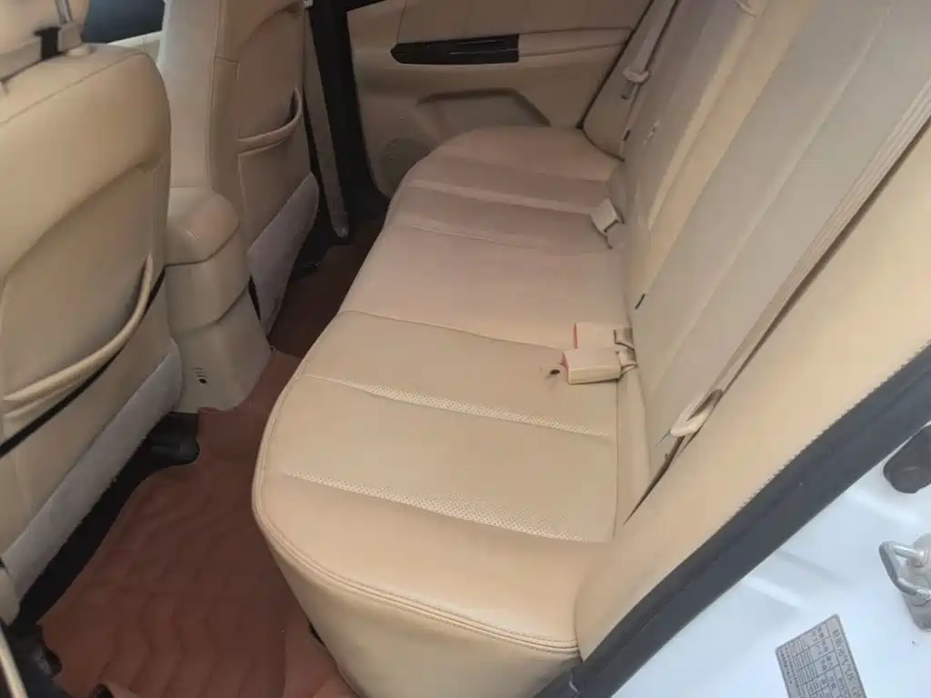 Changan Eado 2016 — фото 17