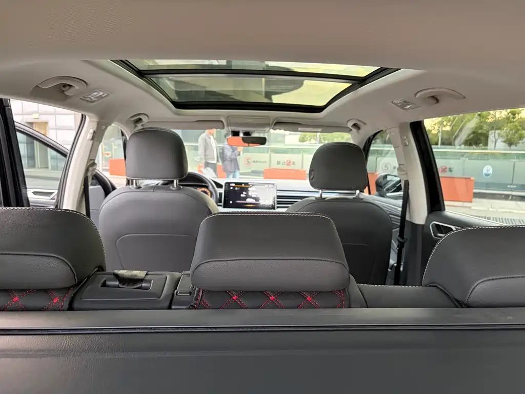 Volkswagen Tiguan L 2022 — фото 17